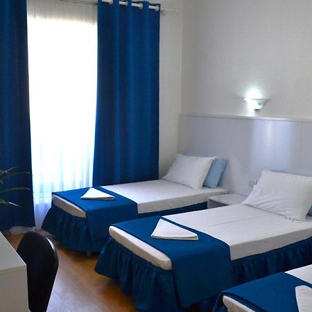 Tirana Central Guesthouse ภายนอก รูปภาพ