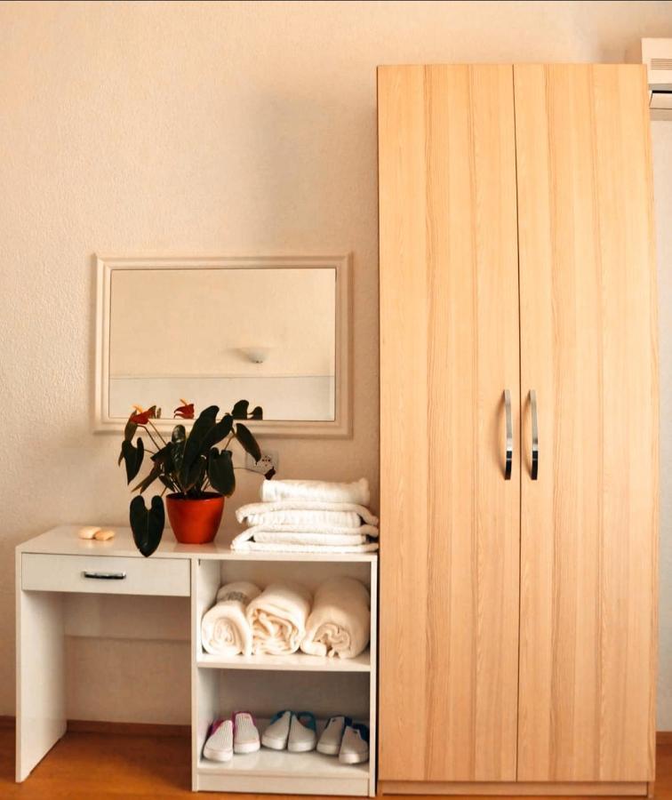 Tirana Central Guesthouse ภายนอก รูปภาพ
