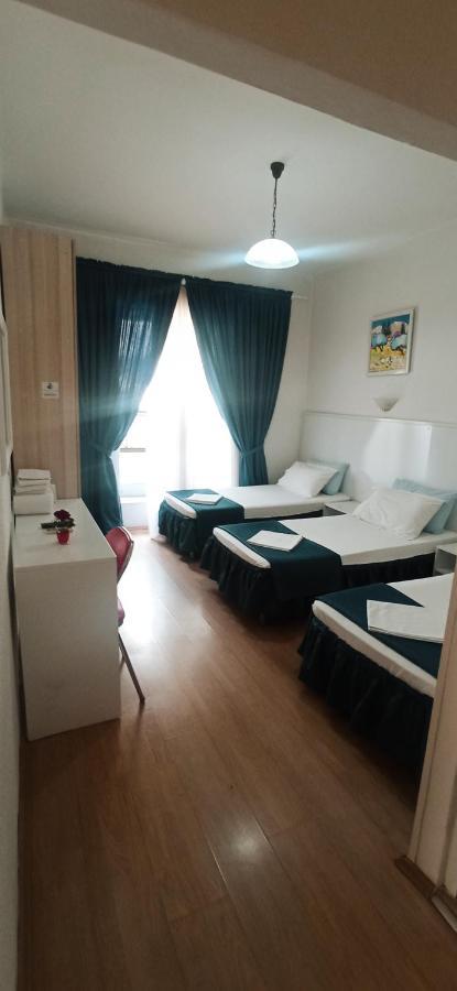Tirana Central Guesthouse ภายนอก รูปภาพ