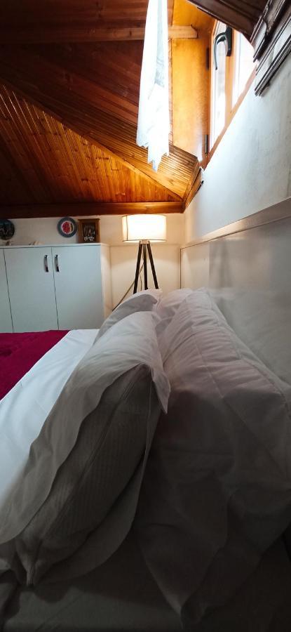 Tirana Central Guesthouse ภายนอก รูปภาพ